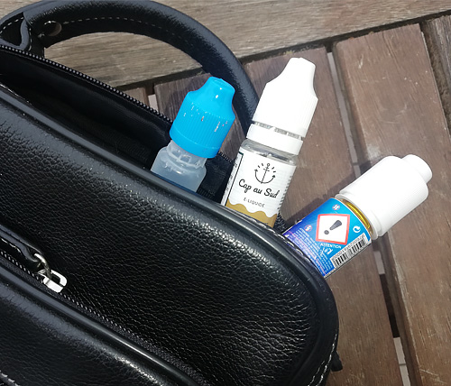 e liquides dans un sac