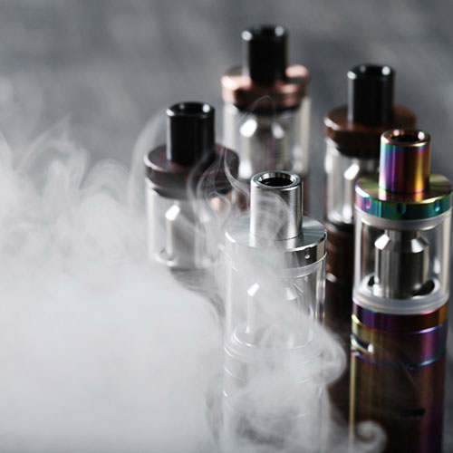 Cigarettes électroniques avec nuages de vapeur